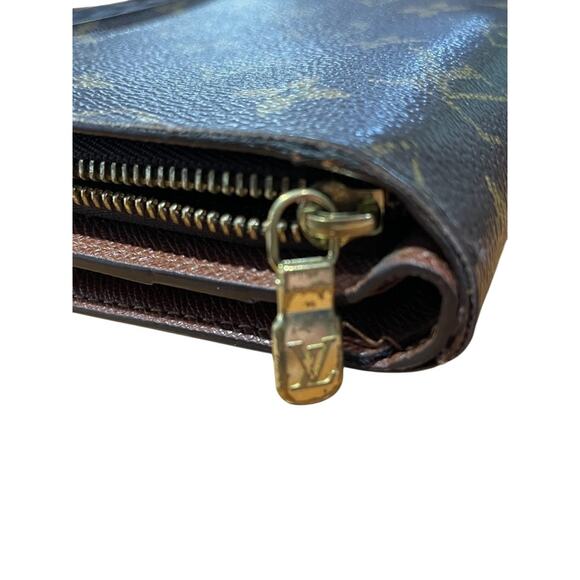 Louis Vuitton Monogram Zippe Bifold Wallet *Damaged corners* (16955) - Picture 6 of 9